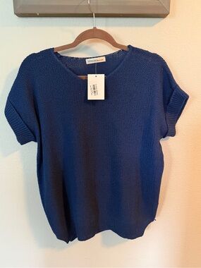 Zenana Outfitters Navy Blue Knit Short Sleeve Top